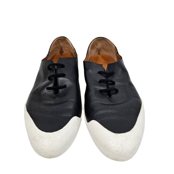 Coclico Black and White The Klara Leather Sneakers - Picture 6 of 12